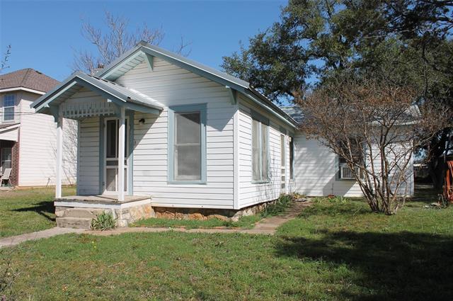 Building Photo - 407 Paluxy St