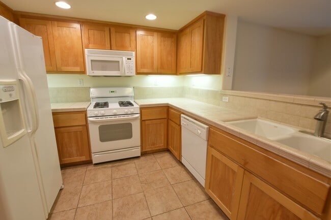 Photo - Clean, Classic Contemporary 3 Bedroom + 2 ...