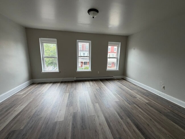Photo - 139 N 13 St Unit Apt 2