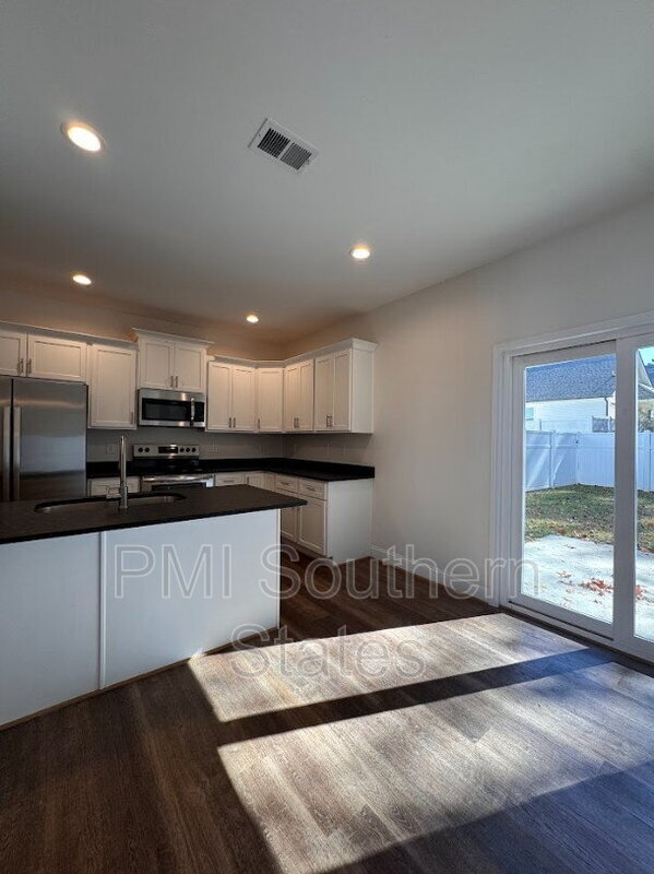 Photo - 305 Clarus Crk Wy