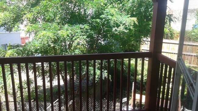 Photo - 3453 Ward St