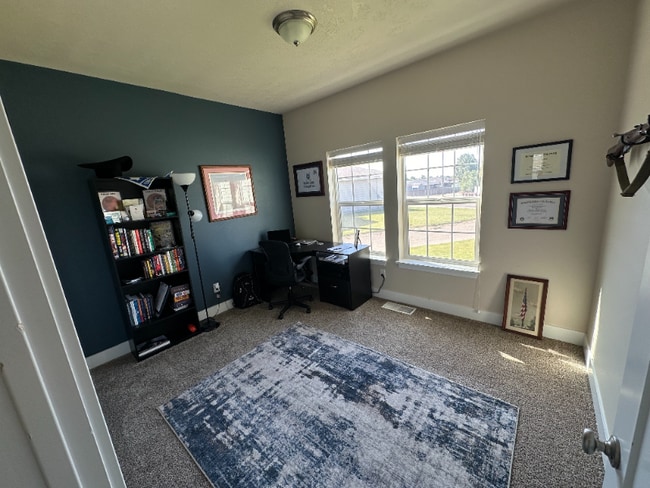 Photo - 1600 NE Cinder Loop