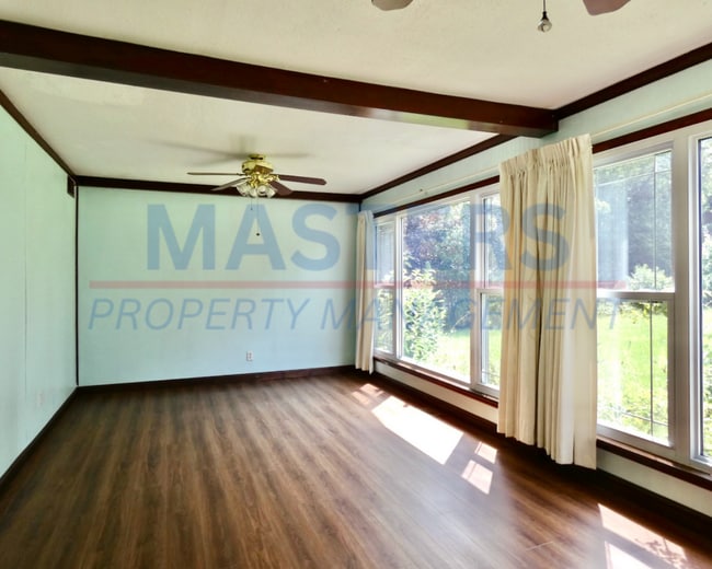 Photo - 10477 Mandell Rd