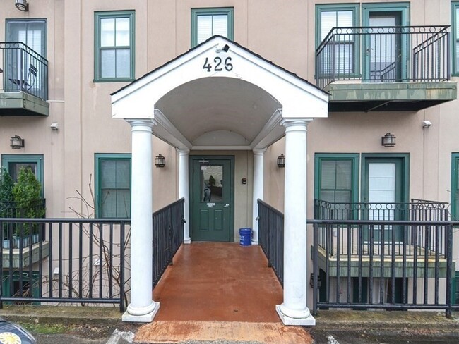 Photo - 426 Mt Hope St Apartment Unit 412