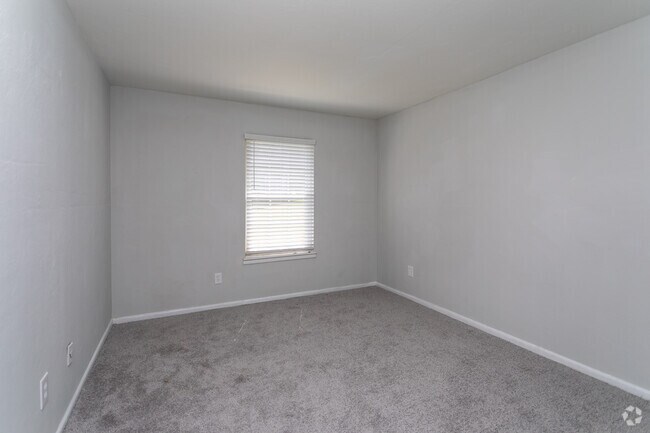 2BR, 1BA - 966SF