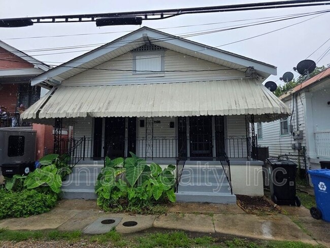 Photo - 3022 Toulouse St