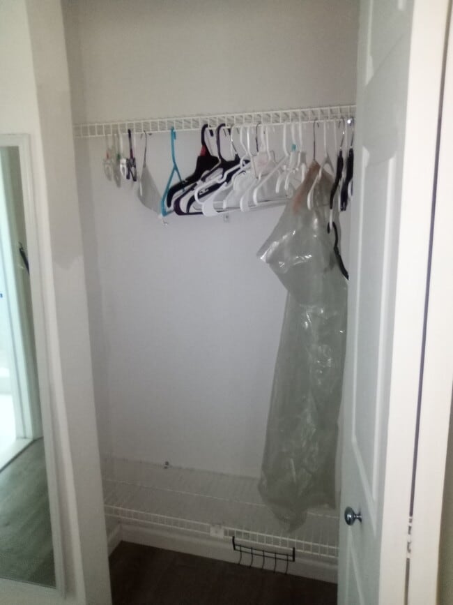 Building Photo - 1850 Service Rd