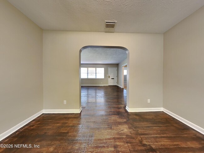 Photo - 1332 Arlingwood Ave