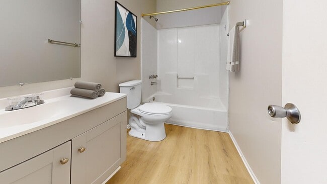 Photo - Biloxi Oaks Apartments