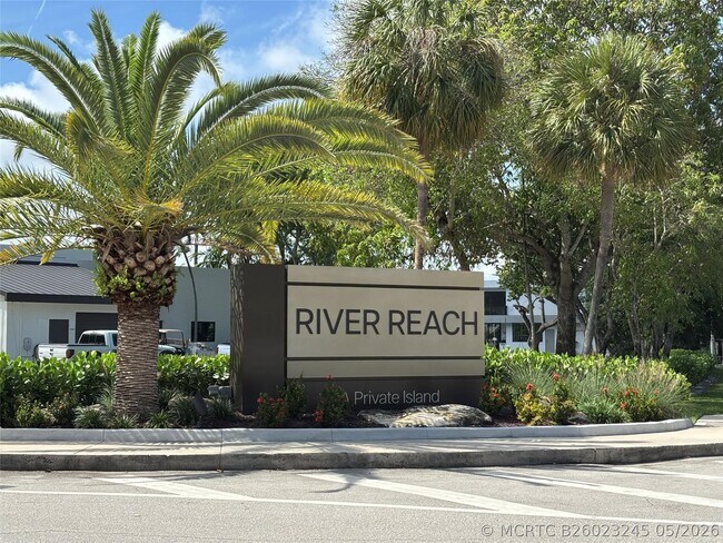 Building Photo - 900 River Reach Dr Unit 521