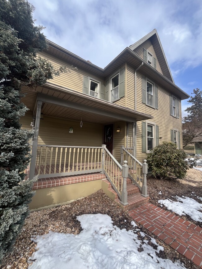 Photo - 4276 Division Hwy