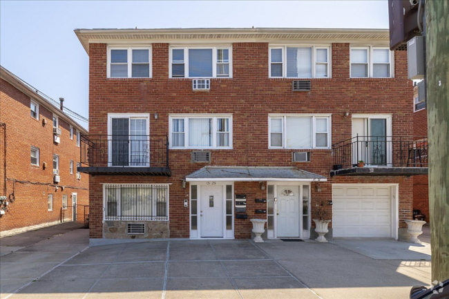 Building Photo - 15-25 209th St Unit 1 Rental