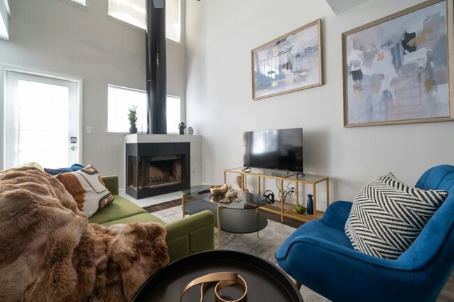 Photo - 20 Finch Trl NE