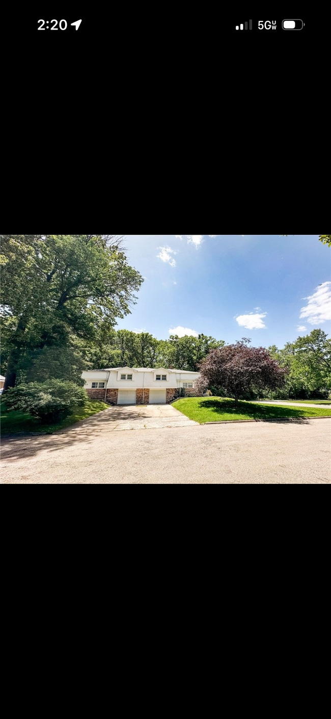 Building Photo - 501 Woodbine Dr