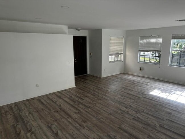 Photo - 9754 Scribner Ln