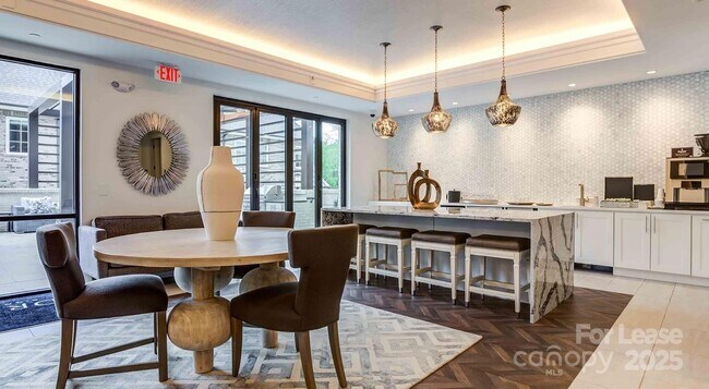 Photo - 2426 Vail Ave Unidad C3