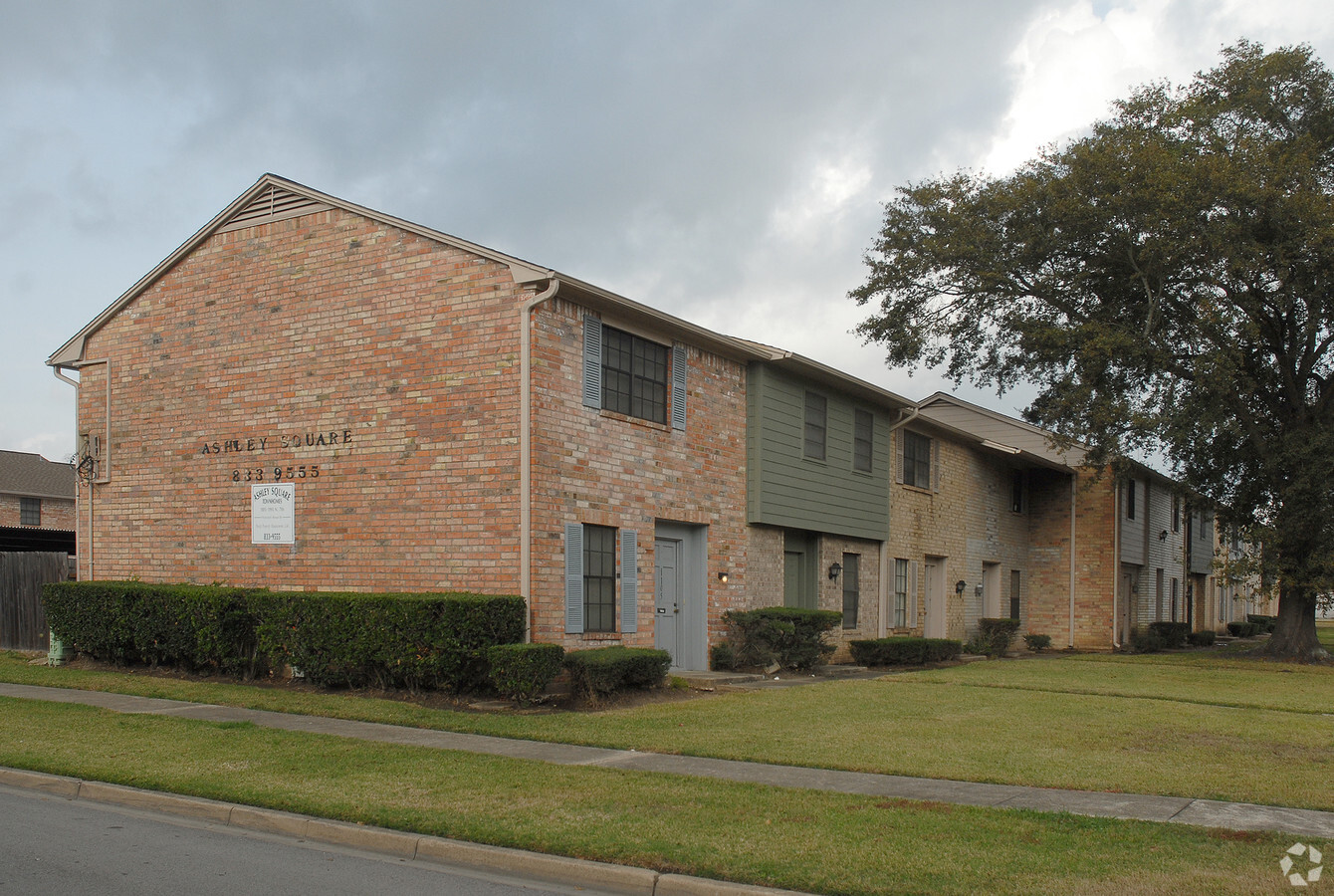 Ashley Square Townhomes - Ashley Square Townhomes