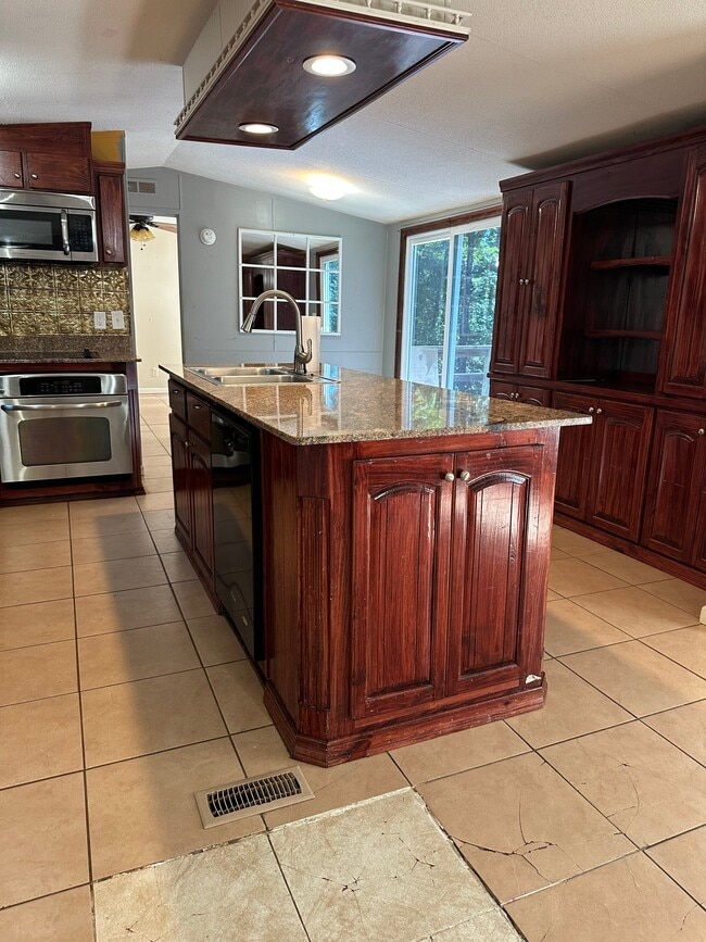 Photo - 16979 Pine Trail Dr