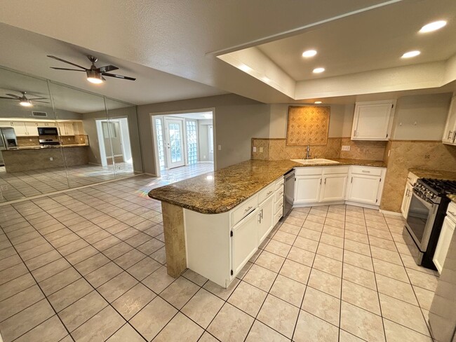Photo - Spacious 4bed /2bath Single Story home nes...