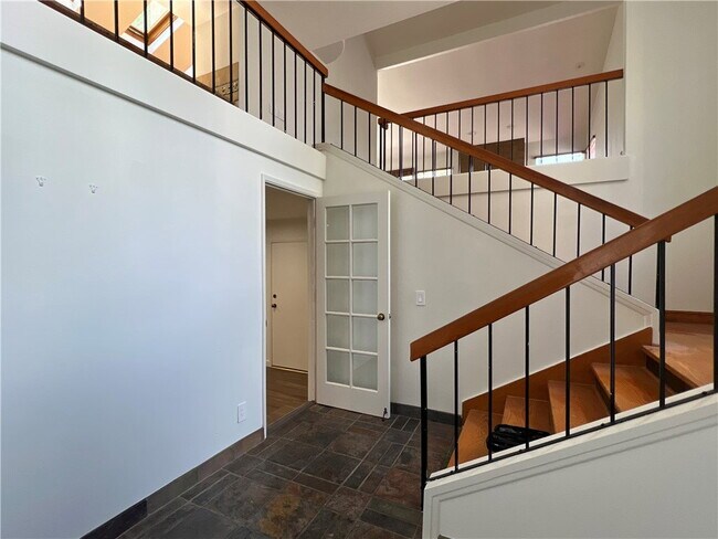 Photo - 8 Valley View