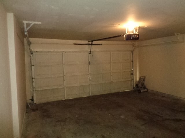 Building Photo - 16318 Leamington Ln