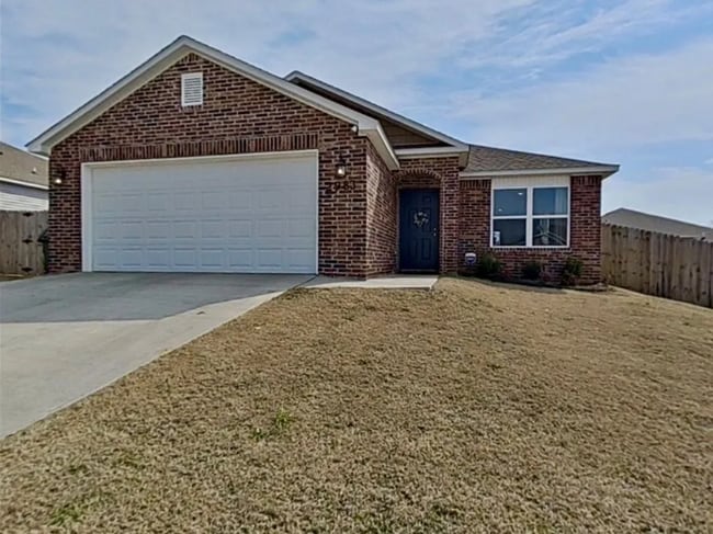 Photo - Stylish 3 Bed / 2 Bath with Open Layout & Backyard Retreat