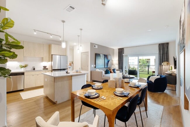 Building Photo - Bright, Bold, Beautiful! Unit PATG2