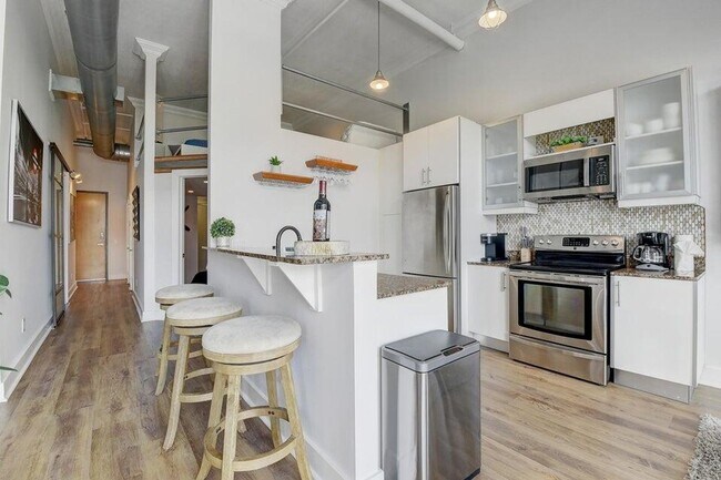 Photo - 185 NE 4th Ave