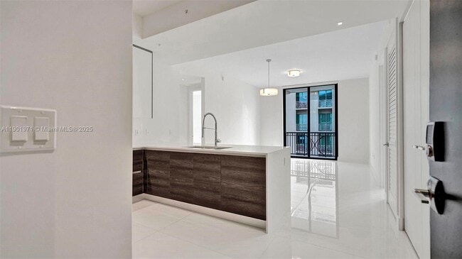 Photo - 301 Altara Ave Unidad 801
