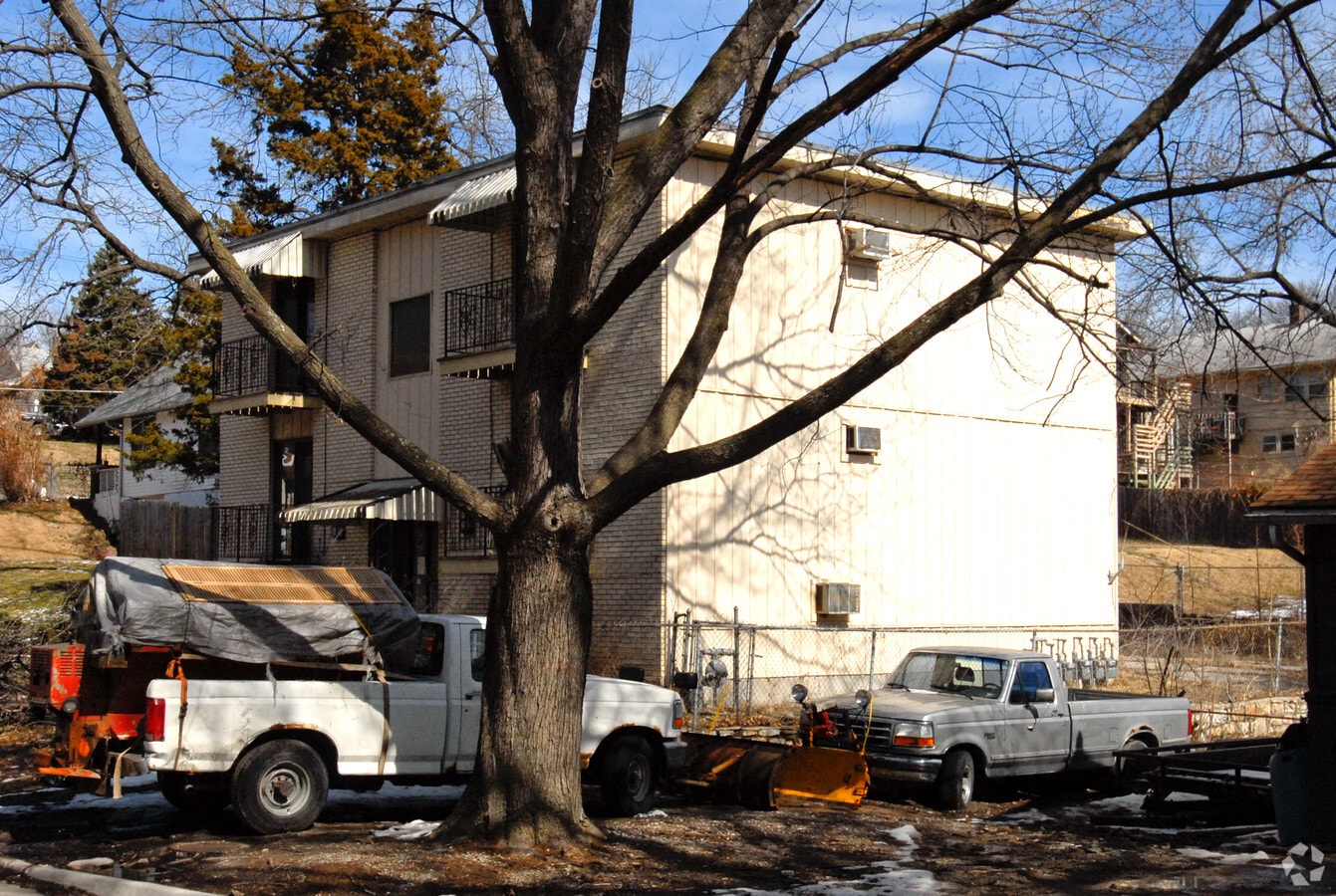 Photo - 345 N 30th St