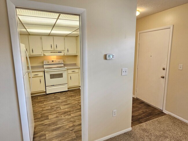 245 Center Rd Unit 211