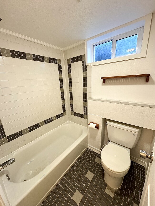 Photo - 3405 SW Barbur Blvd Unit C