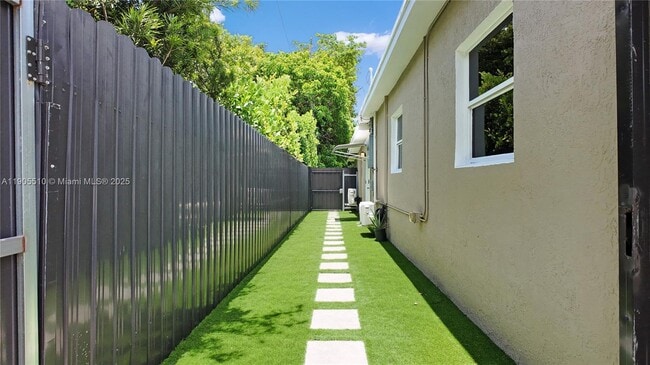 Photo - 801 NW 172nd Terrace