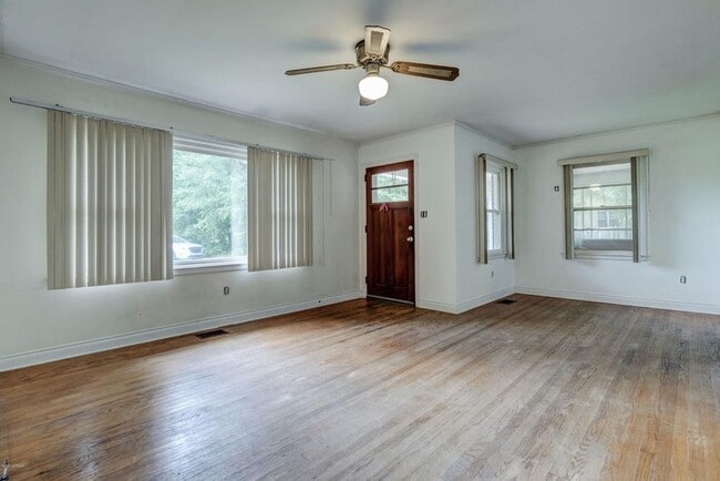 Photo - 219 Spruce Cir