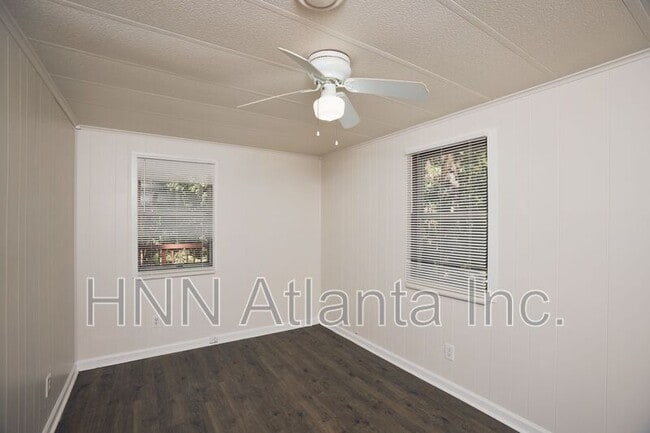 Photo - 2555 Lloyd Rd