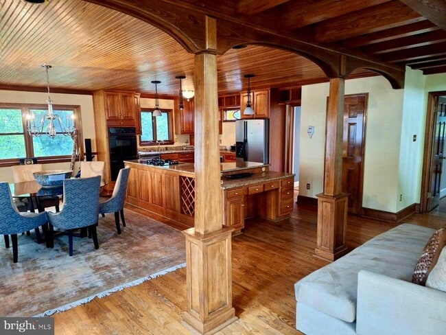 Photo - 9078 Knoll Run Ln