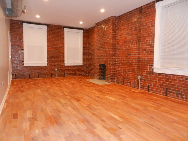 Your spot - 657 Evergreen Rd Unit #2