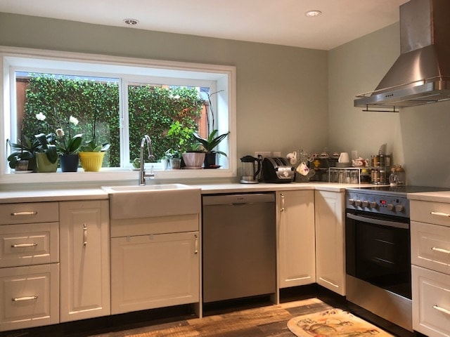 Building Photo - 329 W 23 St