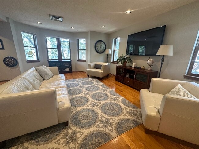 Photo - 25 Parkman St Apartments Unit 4