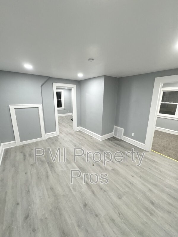 Photo - 2057 N 32nd St