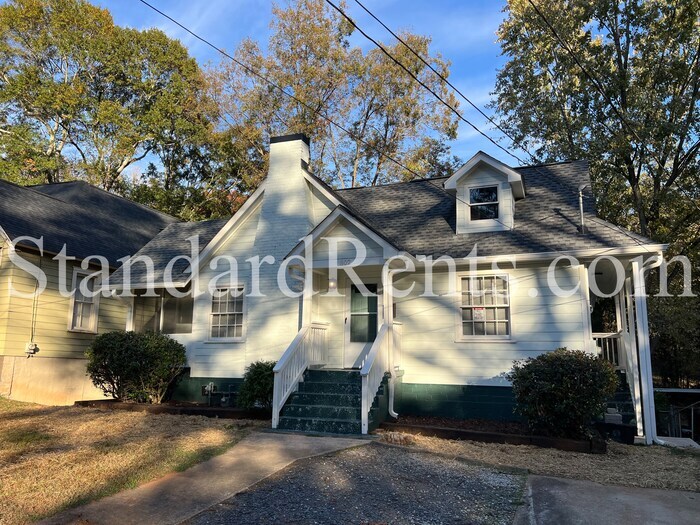 Adorable updated bungalow on a large lot in the heart of Grant Park! - Adorable updated bungalow on a large lot in the heart of Grant Park!