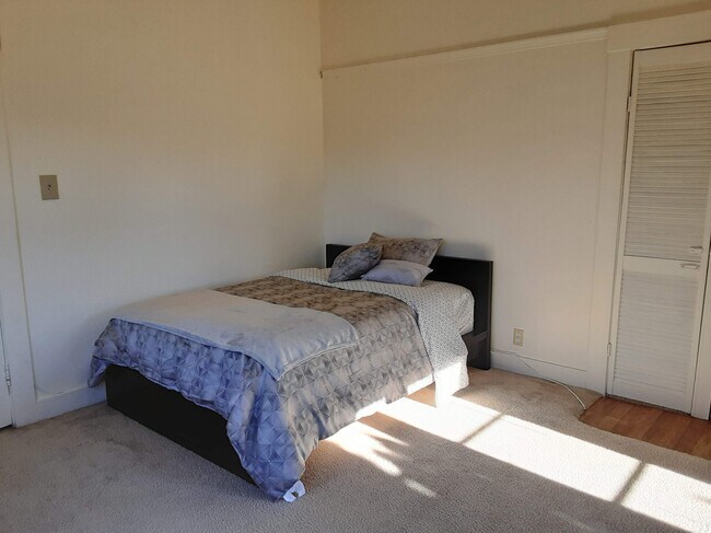 Photo - 1084 Aileen St Apartments Unit 2