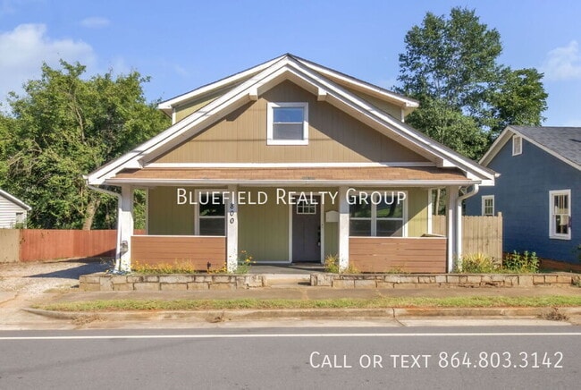 Building Photo - 800 Perry Rd