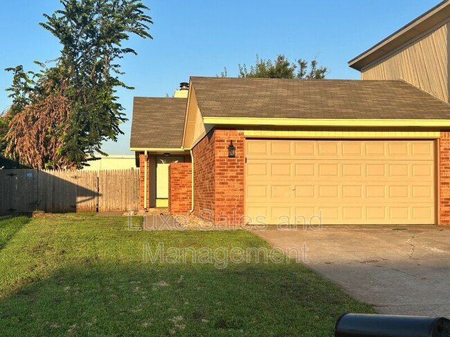 Photo - 1307 Summerton Pl House