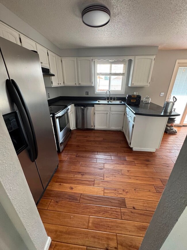 Photo - 1909 13th Ave W