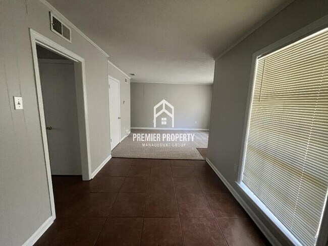 Photo - 4188 Hobson Rd