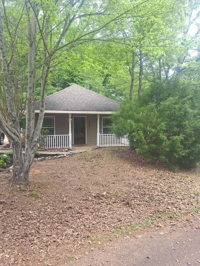 3 Bed/2 Bath - 3 Bed/2 Bath House