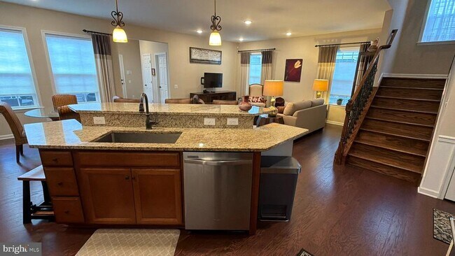 Photo - 528 Kerry Ct