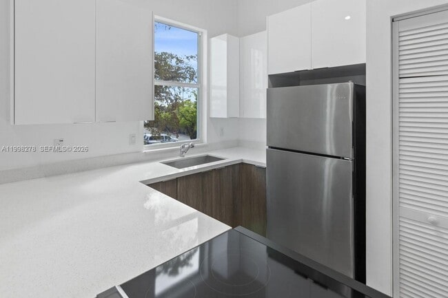 Photo - 1935 NW 71st St Unidad B