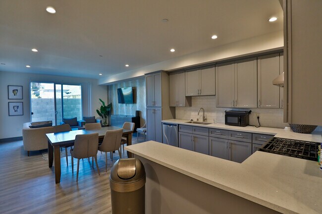 Photo - 1155 W 36th Pl